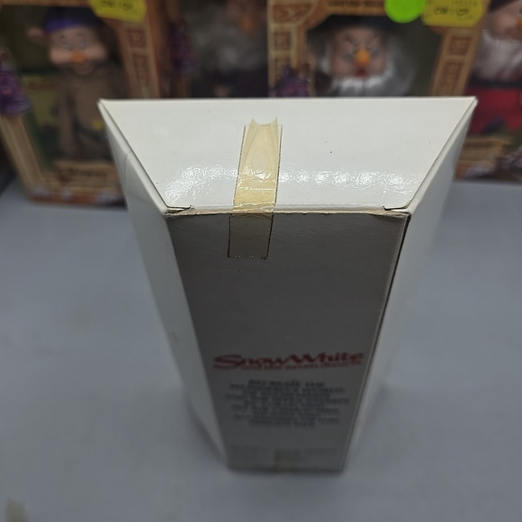 Vintage Binkin Disneys Snow White and the Seven Dwarfs Boxed Set Of 7 Dolls NIB - Picture 7 of 16